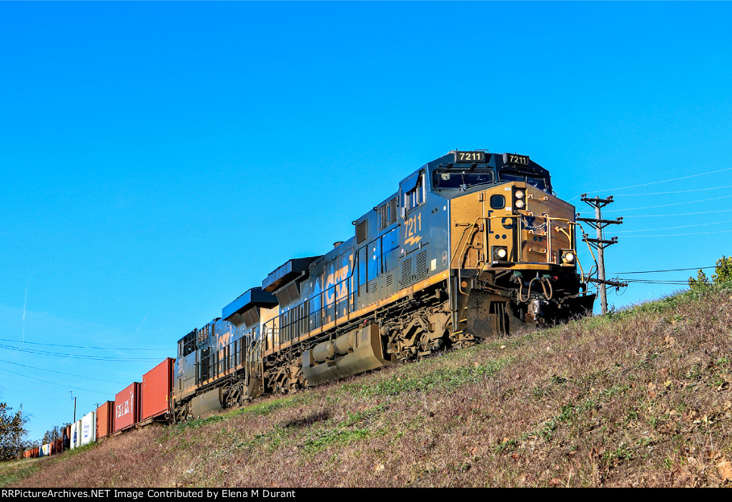 CSX 7211 on I-157